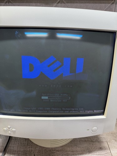 Vintage crt monitor - 17”,