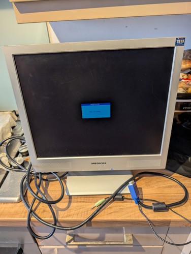 Medion 30217 lcd - pg, 17"