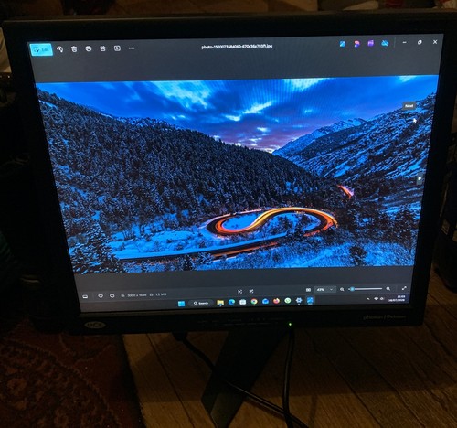 Lacie tft lcd monitor - monitor, 19"